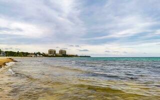 plage mexicaine tropicale eau turquoise claire playa del carmen mexique. photo