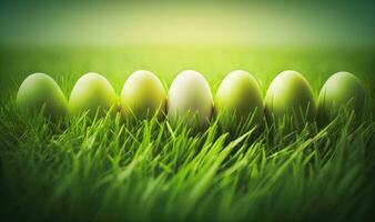 éthéré Pâques des œufs dans Frais vert herbe photo