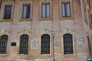 Italie, Lecce, ville à l'architecture baroque et églises et vestiges archéologiques. photo