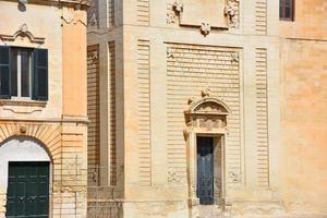 Italie, Lecce, ville à l'architecture baroque et églises et vestiges archéologiques. photo