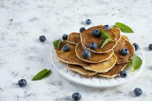 Crêpes avec mon chéri et myrtilles. sucré fait maison Crêpes photo