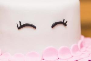 gâteau d'anniversaire sur le thème de la licorne photo