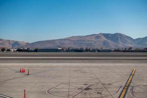 scènes autour de l'aéroport de reno nevada en novembre photo