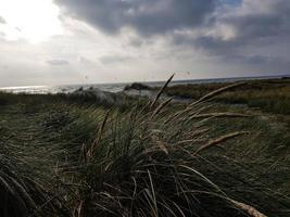 à la plage de blavand ho danemark photo