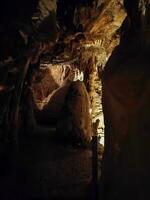 détail de grottes dans le serra de mira d'aire, dans le Portugal photo