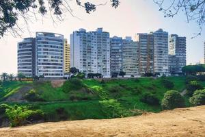 gratte-ciel à lima capitale du pérou photo