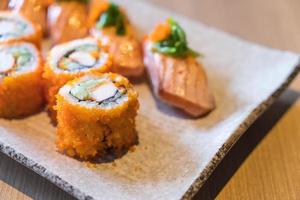 sushi saumon et maki saumon photo