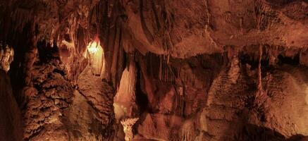 détail de grottes dans le serra de mira d'aire, dans le Portugal photo