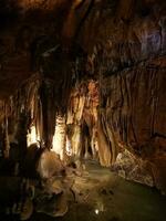 détail de grottes dans le serra de mira d'aire, dans le Portugal photo