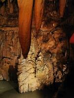 détail de grottes dans le serra de mira d'aire, dans le Portugal photo