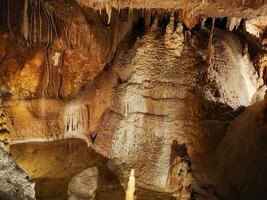 détail de grottes dans le serra de mira d'aire, dans le Portugal photo