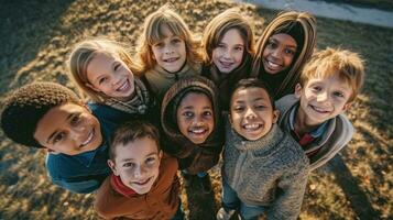 Haut photo de en riant les enfants pris avec une fisheye caméra. génératif ai