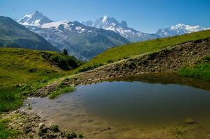 paysage de le Alpes dans France dans été photo