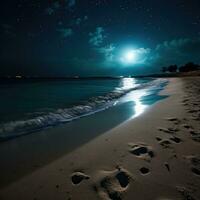 magnifique nuit voir, paysage avec étoilé ciel, mer et le sable plage. clair de lune plus de le mer avec paume des arbres sur le plage à nuit. photo