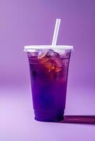 violet boisson dans une Plastique tasse isolé sur une violet Contexte. prendre une façon les boissons concept. ai généré photo