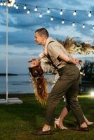 la première danse de mariage des mariés photo