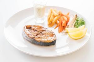 steak de poisson maquereau grillé teriyaki photo