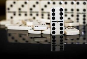 pierres de jeu de stratégie de dominos photo