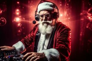 une animé et de fête Noël fête avec une Père Noël claus dj portant écouteurs et lunettes. il est permanent derrière une dj mixer en jouant musique. rouge arrière-plan, avec une Jaune lumière brillant. génératif ai photo
