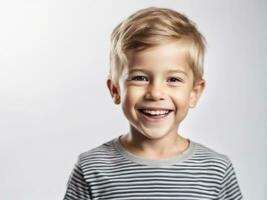 portrait de Jeune excité en riant souriant garçon enfant enfant sur studio Contexte ai généré photo