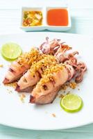 calamars frits à l'ail - style fruits de mer