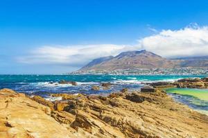Paysage côtier rocheux à false bay, Cape Town, Afrique du Sud