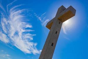 Croix au monastère de filerimos à ialysos sur rhodes, grèce photo