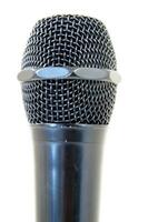 une microphone sur une blanc Contexte photo