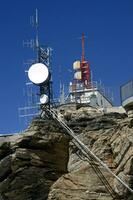 une la tour avec antennes photo