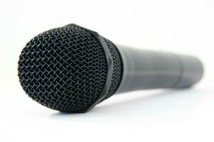 une microphone sur une blanc Contexte photo