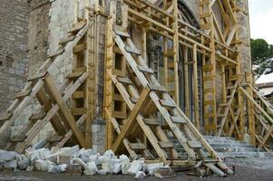 une en bois structure est étant construit photo