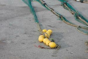 pêche filets étiré en dehors dans le port photo