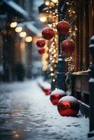 de fête lumières et décorations sur une neigeux rue. photo