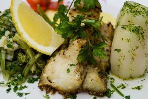 spécialités portugaises de poissons et fruits de mer photo