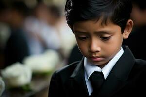 portrait de peu asiatique garçon avec triste expression.funérailles concept ai généré photo