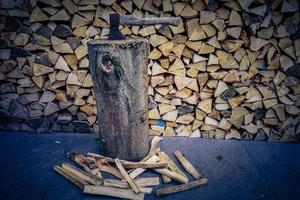 une pile de bois de chauffage photo