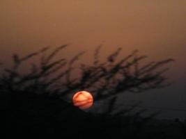 un coucher de soleil fou en inde vue sur l'inde photo