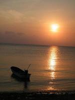 un coucher de soleil fou en inde vue sur l'inde photo