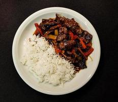 curry asiatique frais traditionnel avec de la viande
