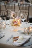 décorations de table à manger pour invités de mariage, dîner de cérémonie de mariage photo