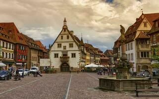 marché dans obernai village, Alsace, France photo