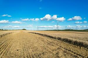 haute angle métrage de Britanique agricole fermes à campagne paysage proche luton ville de Angleterre génial Bretagne de Royaume-Uni. métrage a été capturé avec drone caméra sur août 19ème, 2023 photo