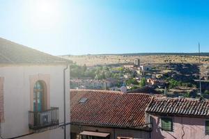 vue sur une ville médiévale en espagne photo