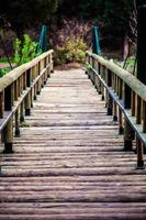 une structure faite à la main de pont en bois photo