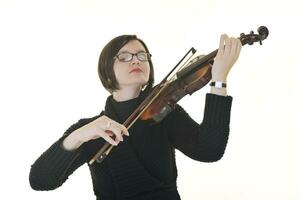 belle jeune femme joue du violon photo