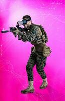 soldat utilisant un casque de réalité virtuelle photo