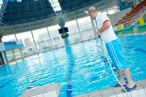 aide et sauvetage sur piscine photo