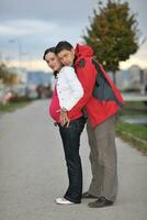 couple heureux en plein air photo