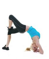 fitness et exercice avec une femme blonde photo