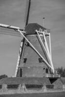 Moulin à vent aux Pays-Bas photo